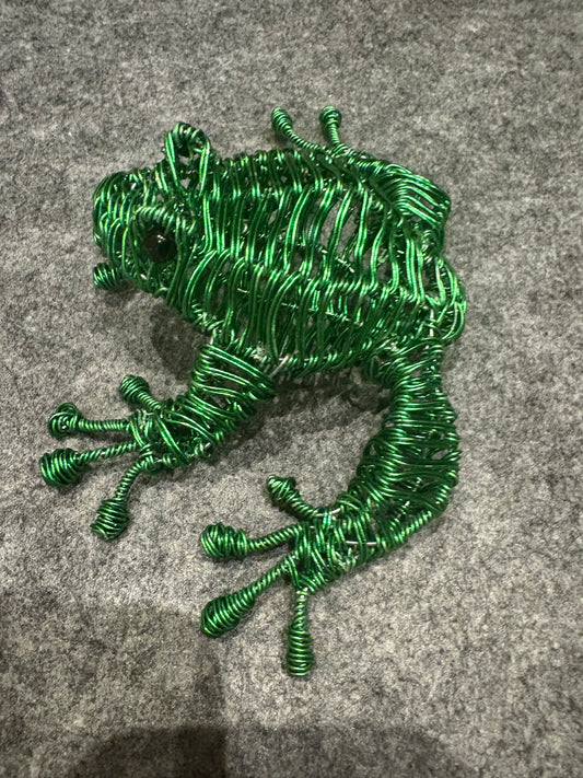 Green Aluminium Wire Frog Sculpture - Handcrafted House or Garden Art
