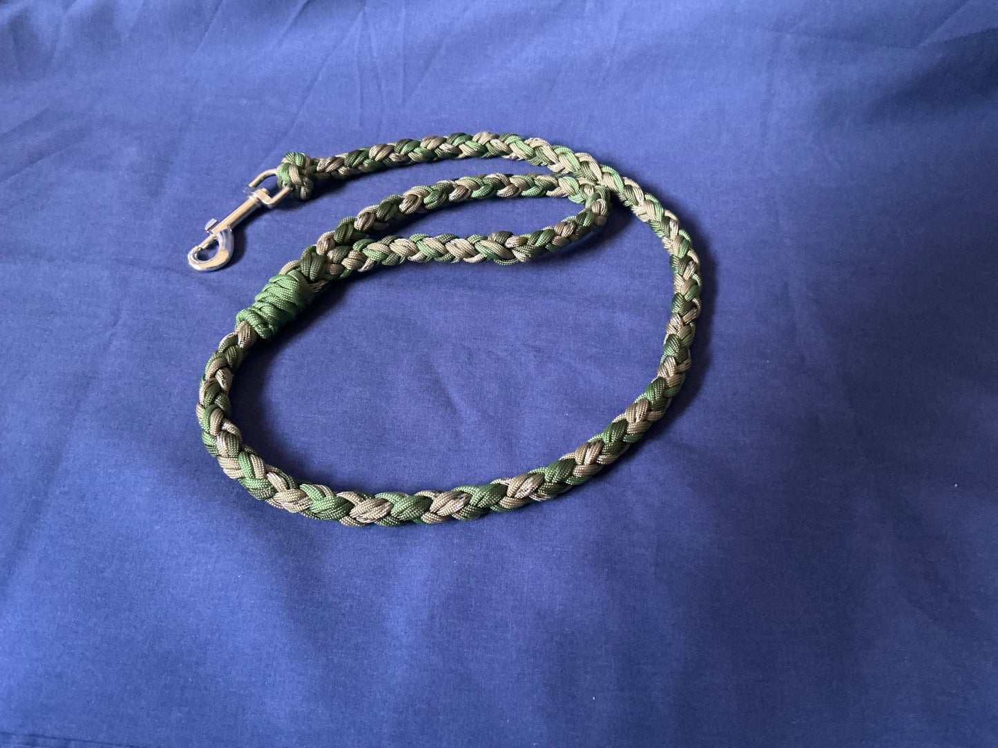 3ft 8 cord large snap hook Green & Khaki Braided Paracord Animal Lead