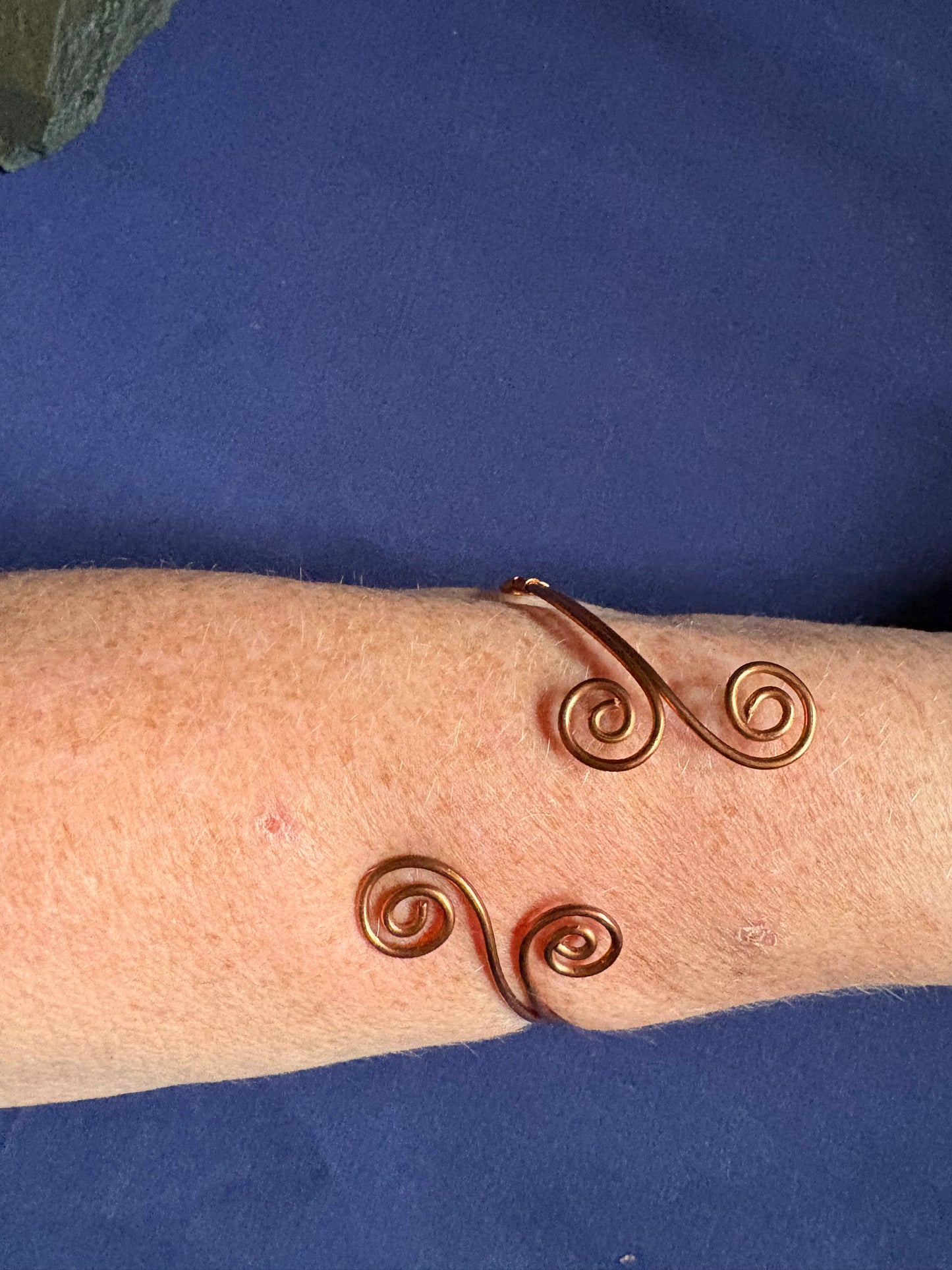 Copper Double Swirl Wire Bangle – Handmade Arm Bracelet