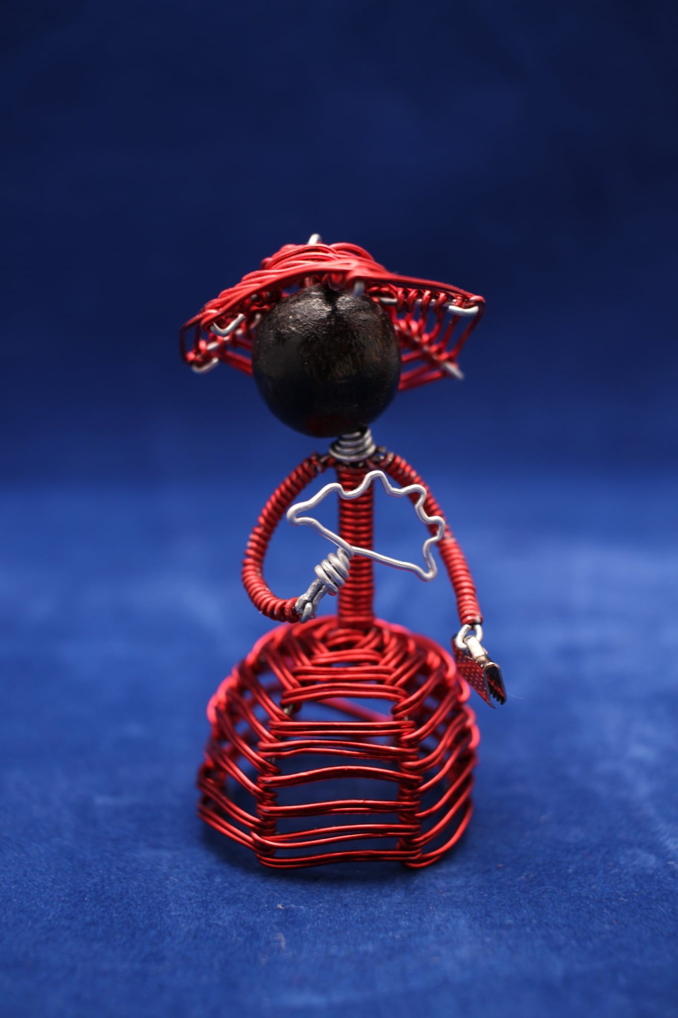 Aluminium Wire ladies with fan and hand bag.