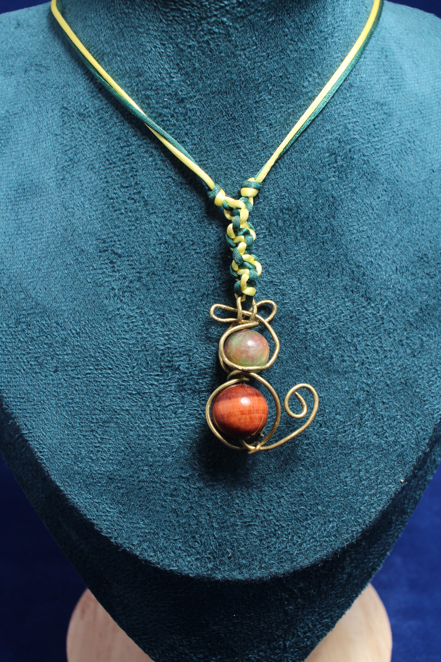 Cat-Shaped Wire Art Pendant with Tiger's Eye Gemstones – Handmade Jewellery