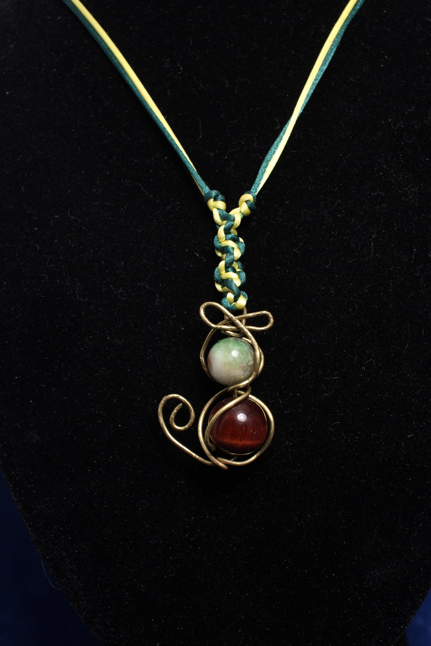 Cat-Shaped Wire Art Pendant with Tiger's Eye Gemstones – Handmade Jewellery