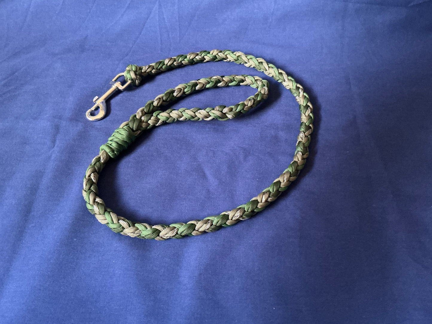 3ft 8 cord large snap hook Green & Khaki Braided Paracord Animal Lead