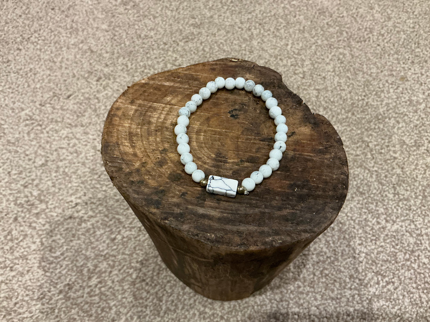 Howlite Beaded Bracelet with Rectangular Gemstone