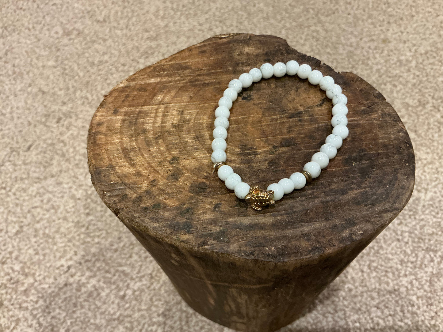Howlite Beaded Bracelet with Rectangular Gemstone