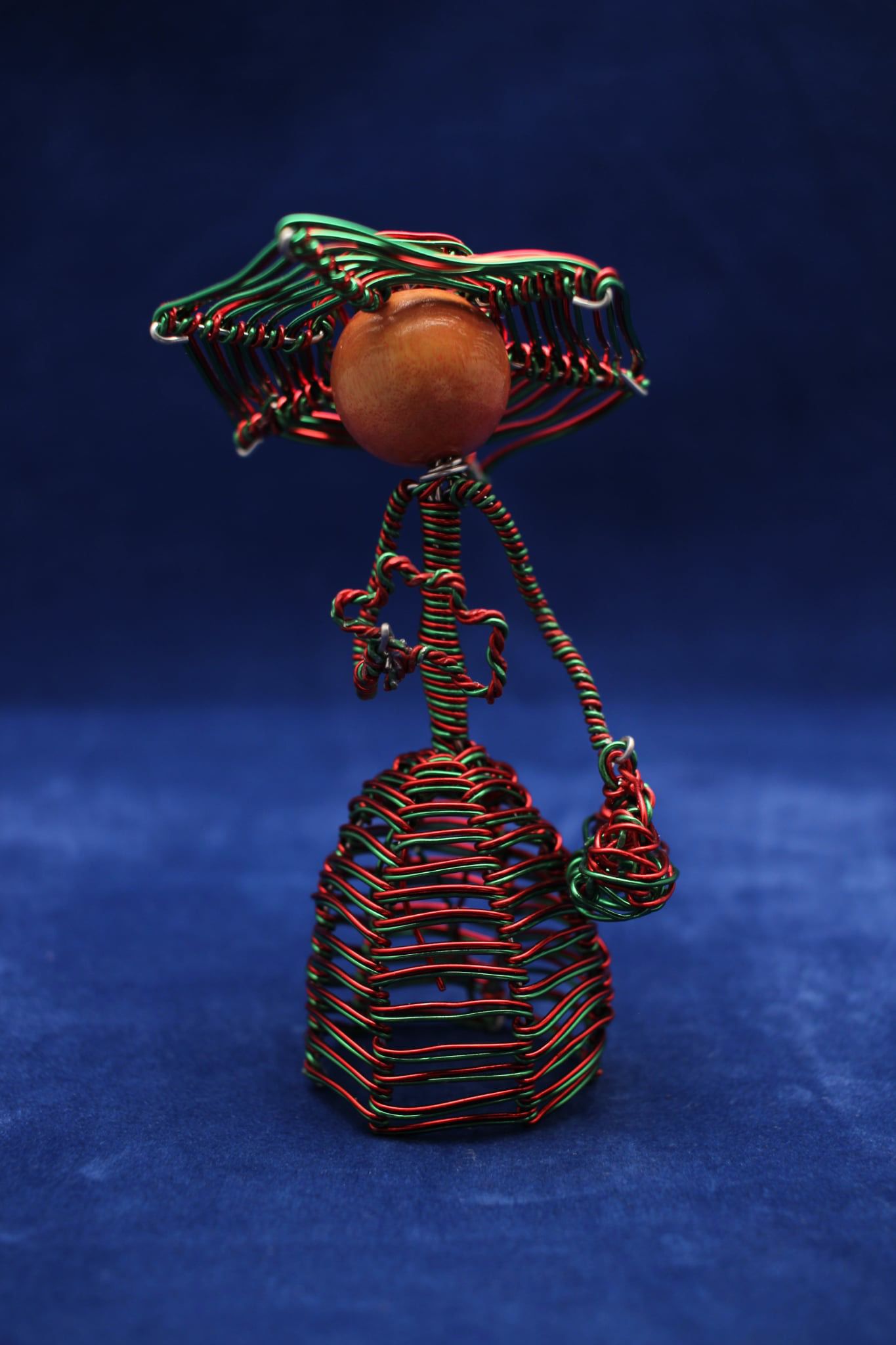 Aluminium Wire ladies with fan and hand bag.